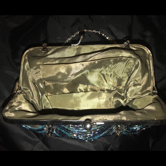 Vintage clutch w/ beading & sequin detail - Picture 3 of 6